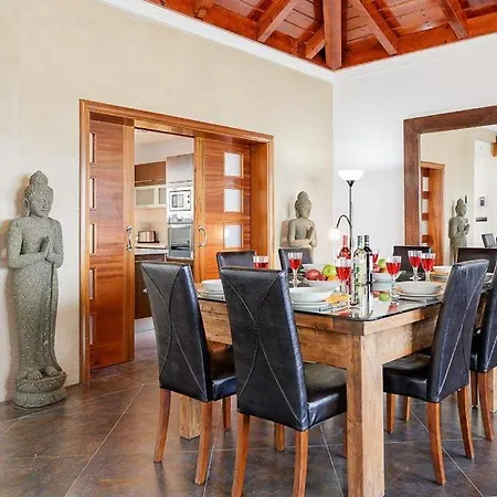 Villa Sleeps 8 Pool Air Con Wifi Puerto Calero