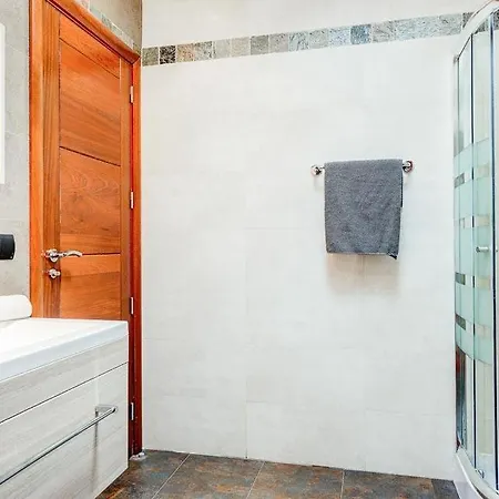 Sleeps 8 Pool Air Con Wifi * Puerto Calero